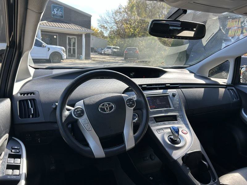 Used 2015 Toyota Prius Five FWD image 14
