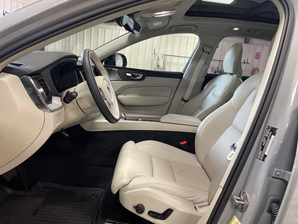Certified 2025 Volvo XC60 T8 Ultra w/ Protection Package Premier AWD/4WD image 14