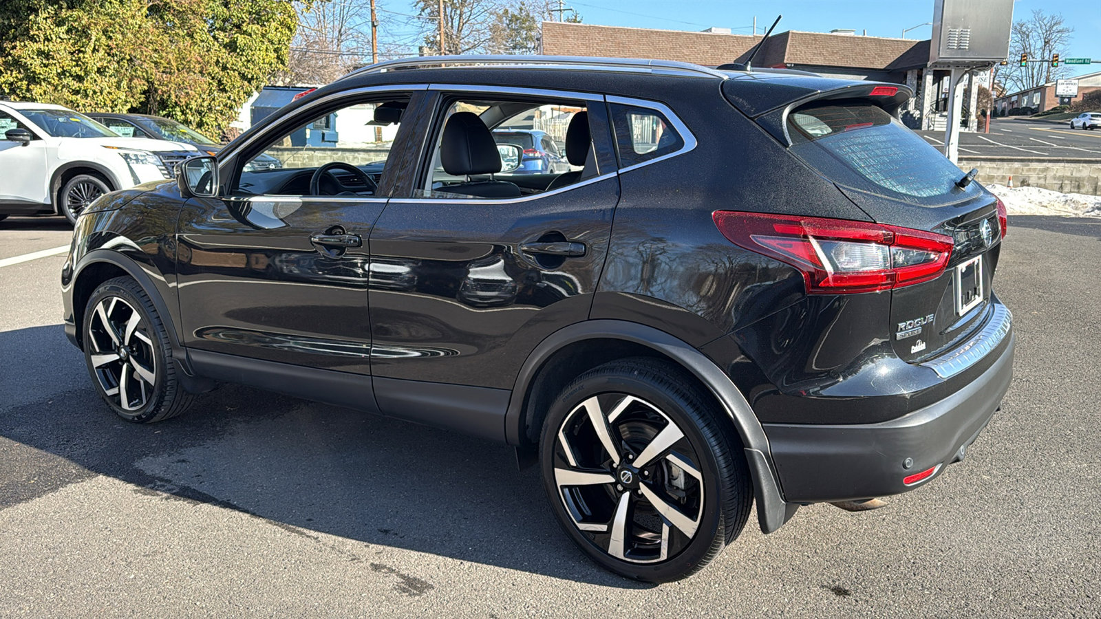 Used 2022 Nissan Rogue Sport SL image 23
