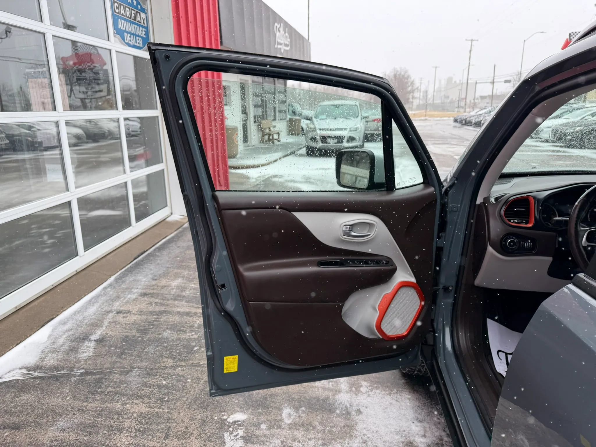 Used 2017 Jeep Renegade Limited AWD/4WD image 9