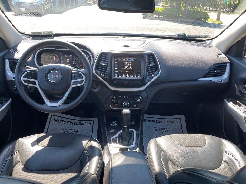 Used 2018 Jeep Cherokee Latitude Plus AWD/4WD image 18
