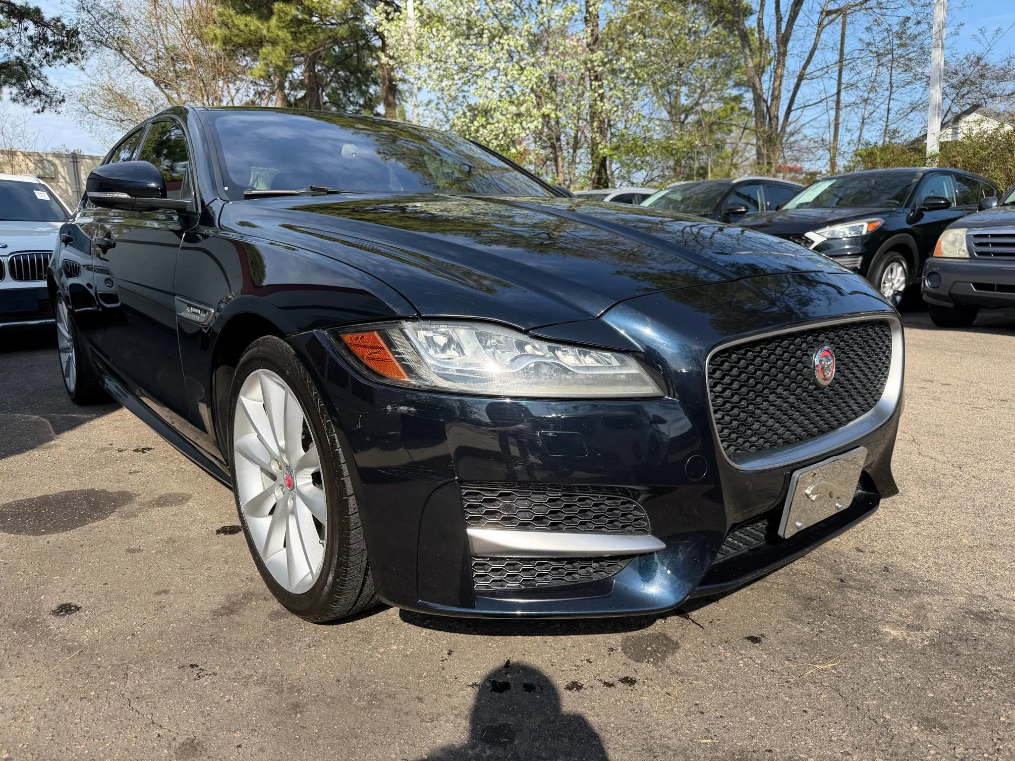 Used 2017 Jaguar XF R-Sport image 4