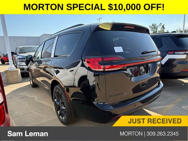 New 2026 Chrysler Pacifica Limited w/ S Appearance Package image 11