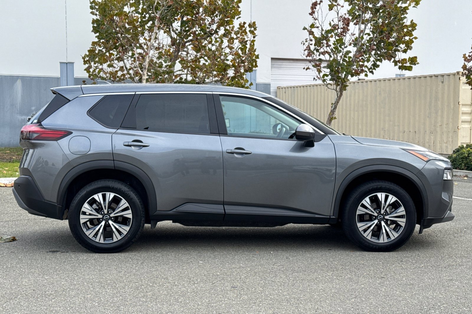 Certified 2023 Nissan Rogue SV image 3