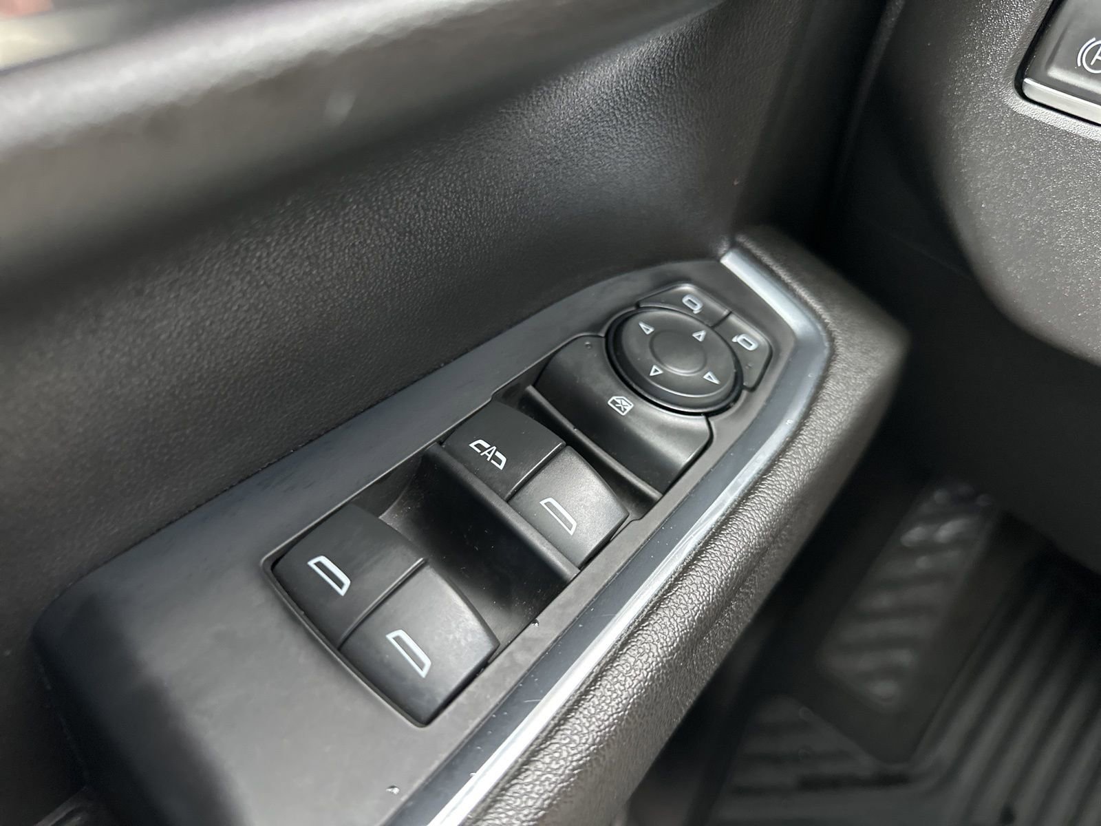 Used 2023 Chevrolet Silverado 1500 LT image 34