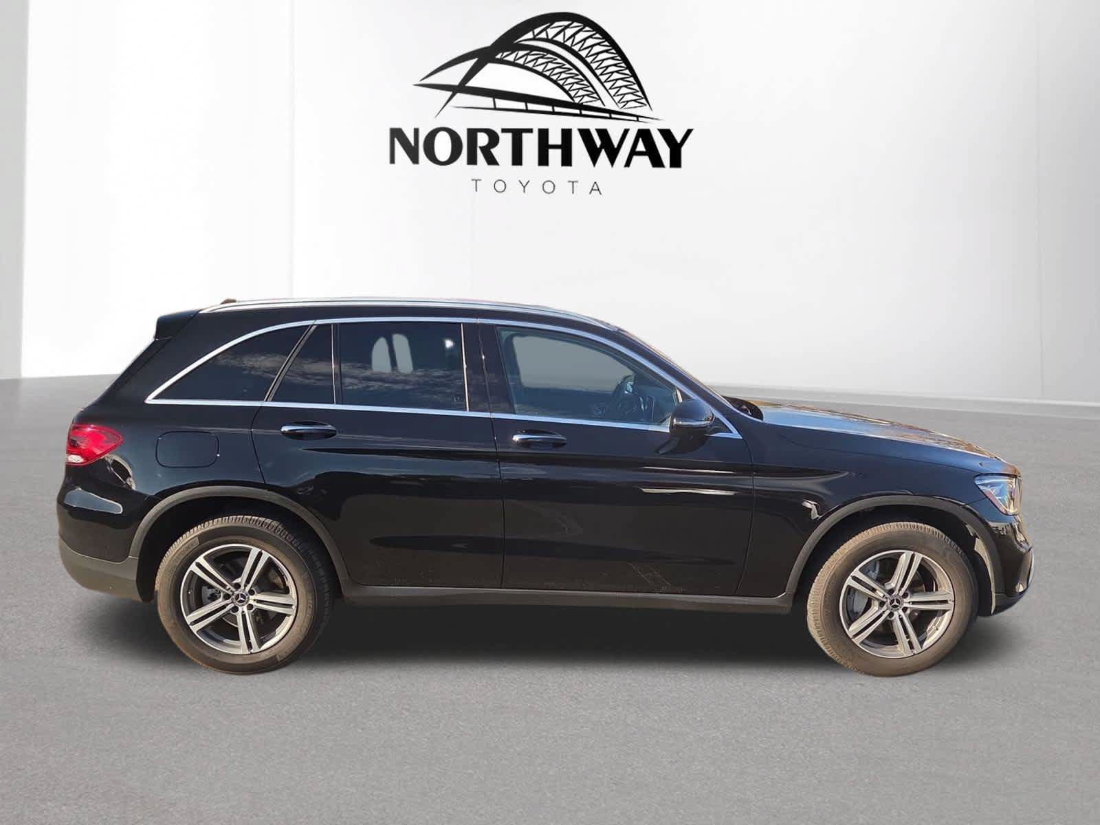 Used 2020 Mercedes-Benz GLC 300 4MATIC image 2