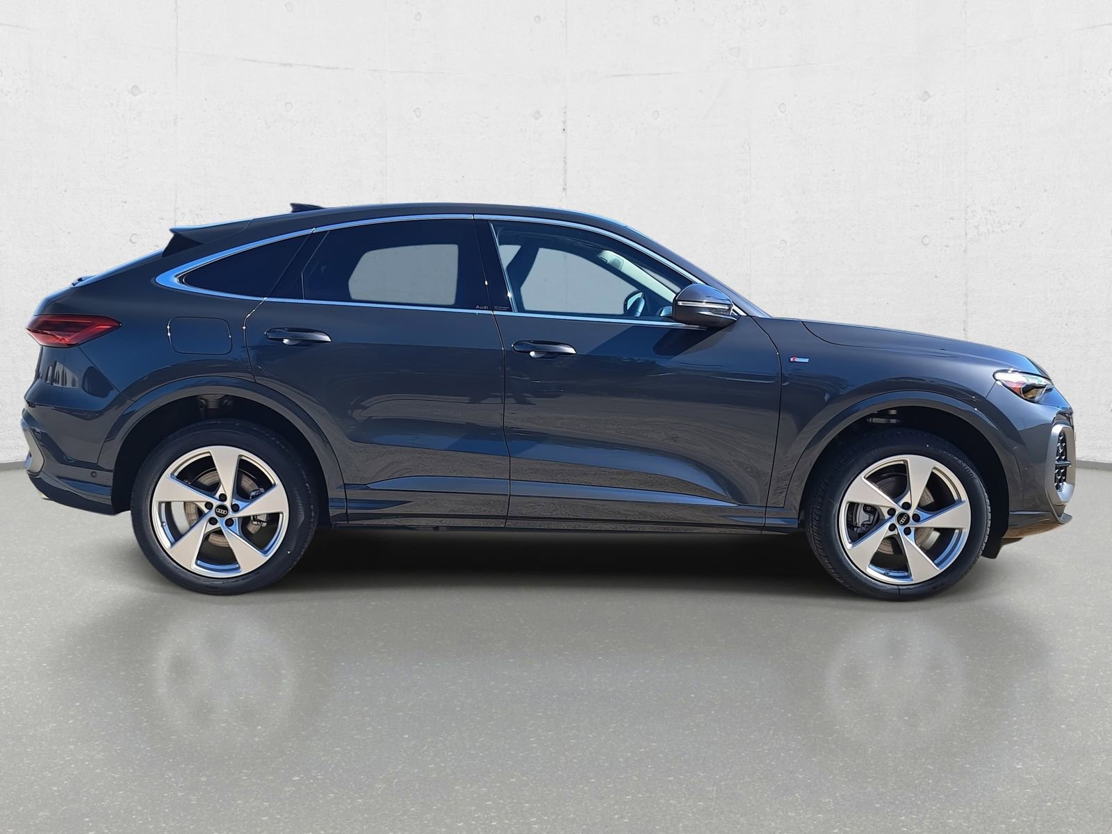 New 2025 Audi Q5 Premium Plus image 4
