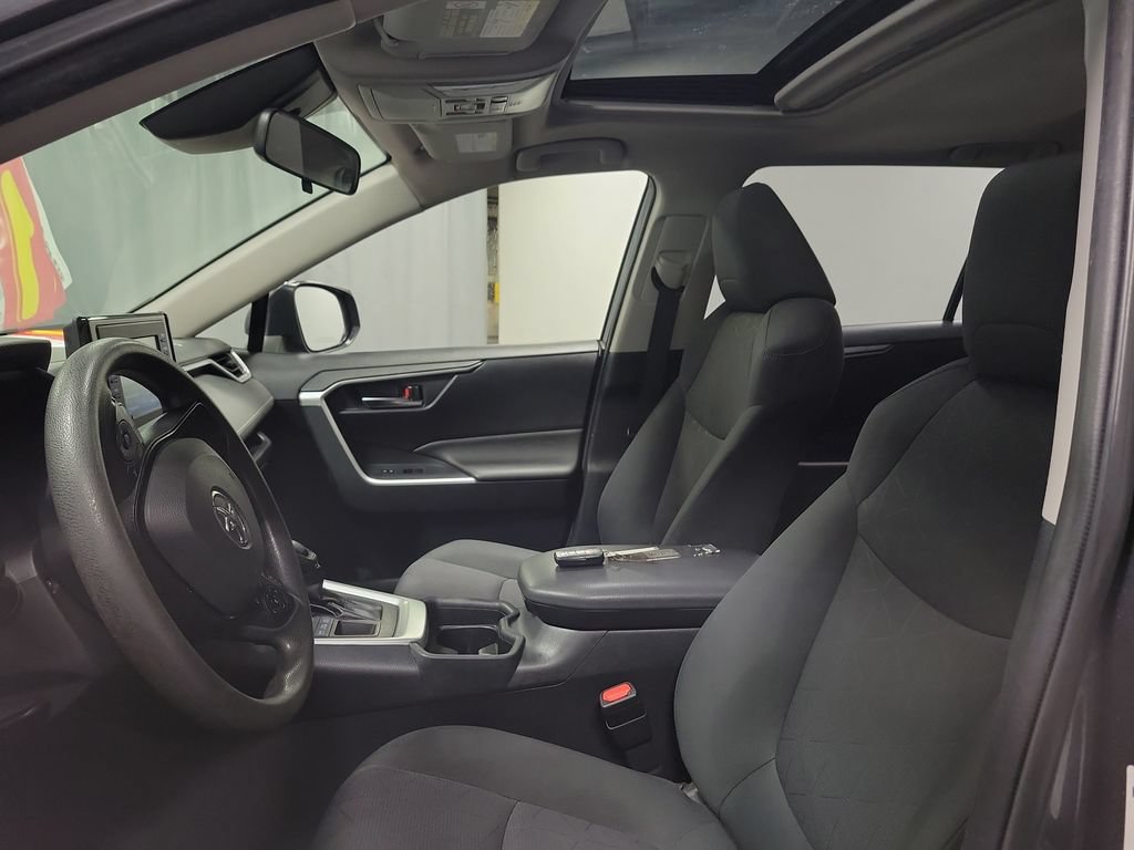 Used 2019 Toyota RAV4 XLE AWD/4WD image 12