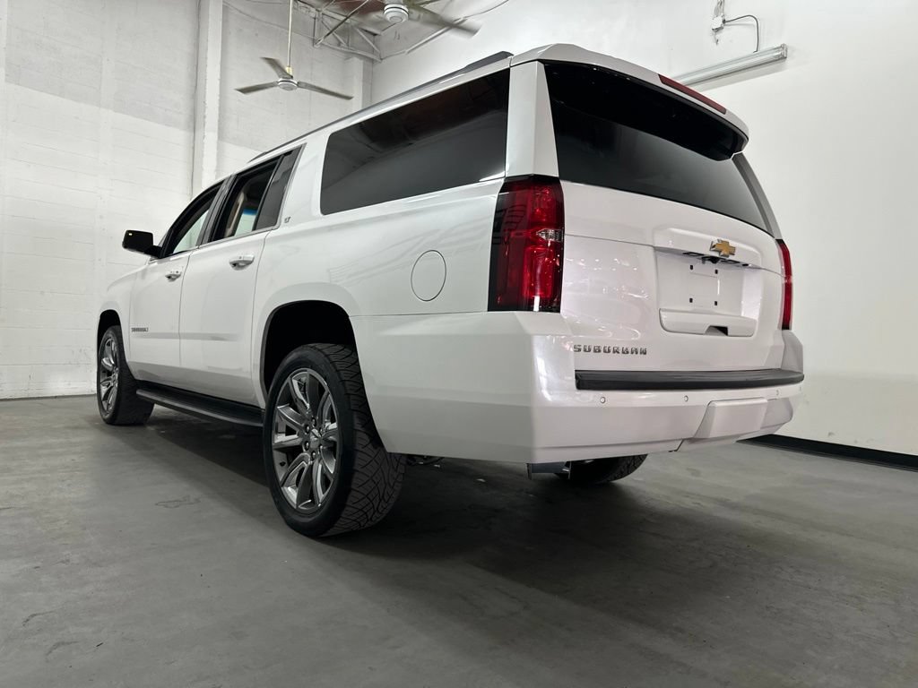 Used 2020 Chevrolet Suburban LT w/ Luxury Package RWD image 19