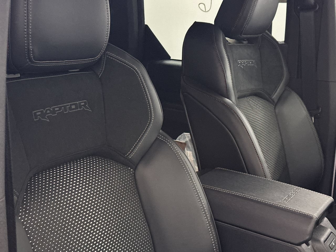 New 2025 Ford Bronco Raptor w/ Interior Carbon Fiber Pack AWD/4WD image 13