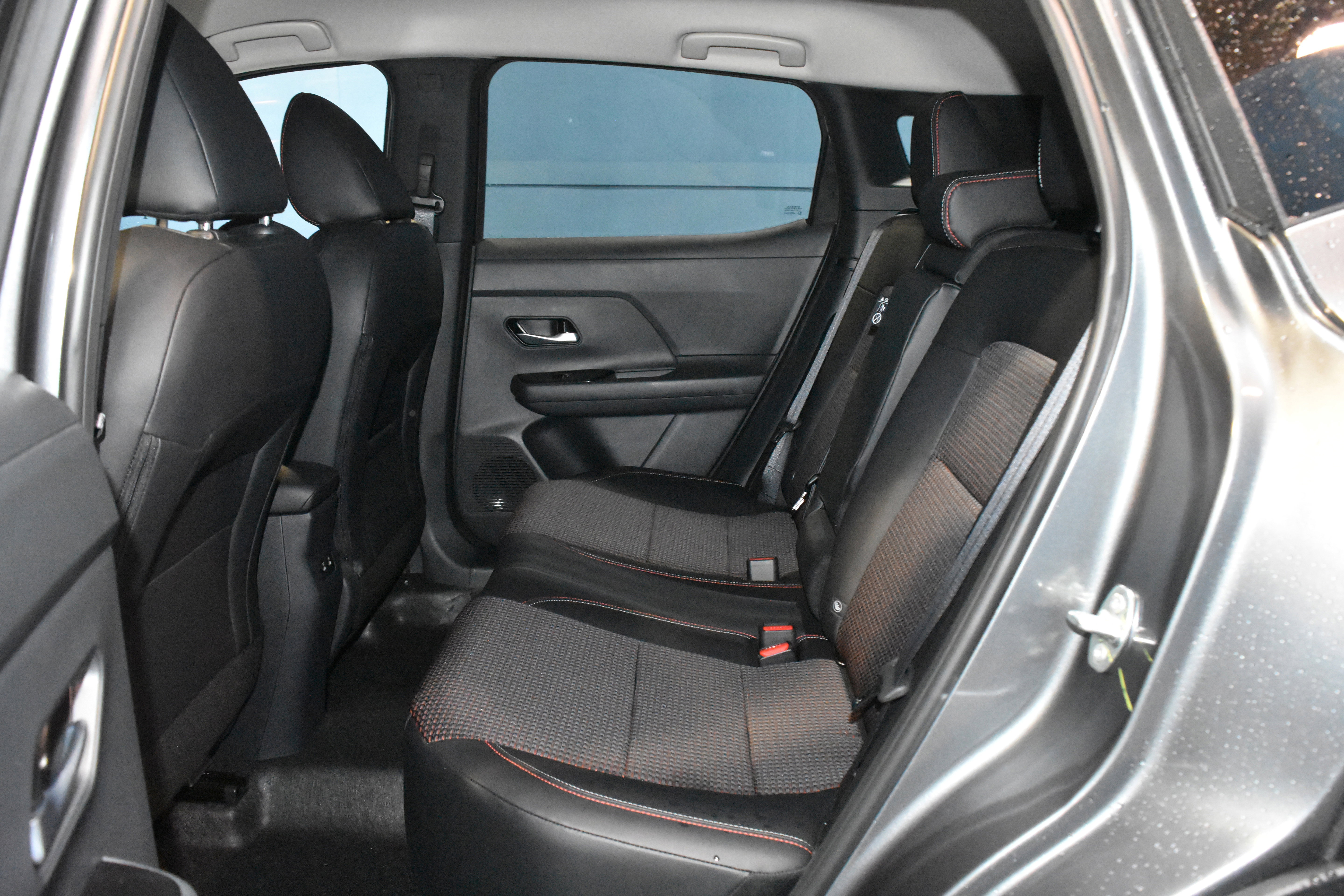 New 2026 Nissan Kicks SR w/ Cold Weather Package image 17
