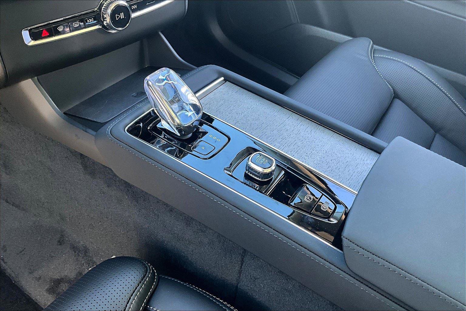 New 2026 Volvo XC90 B5 Ultra w/ Protection Package Premier image 24