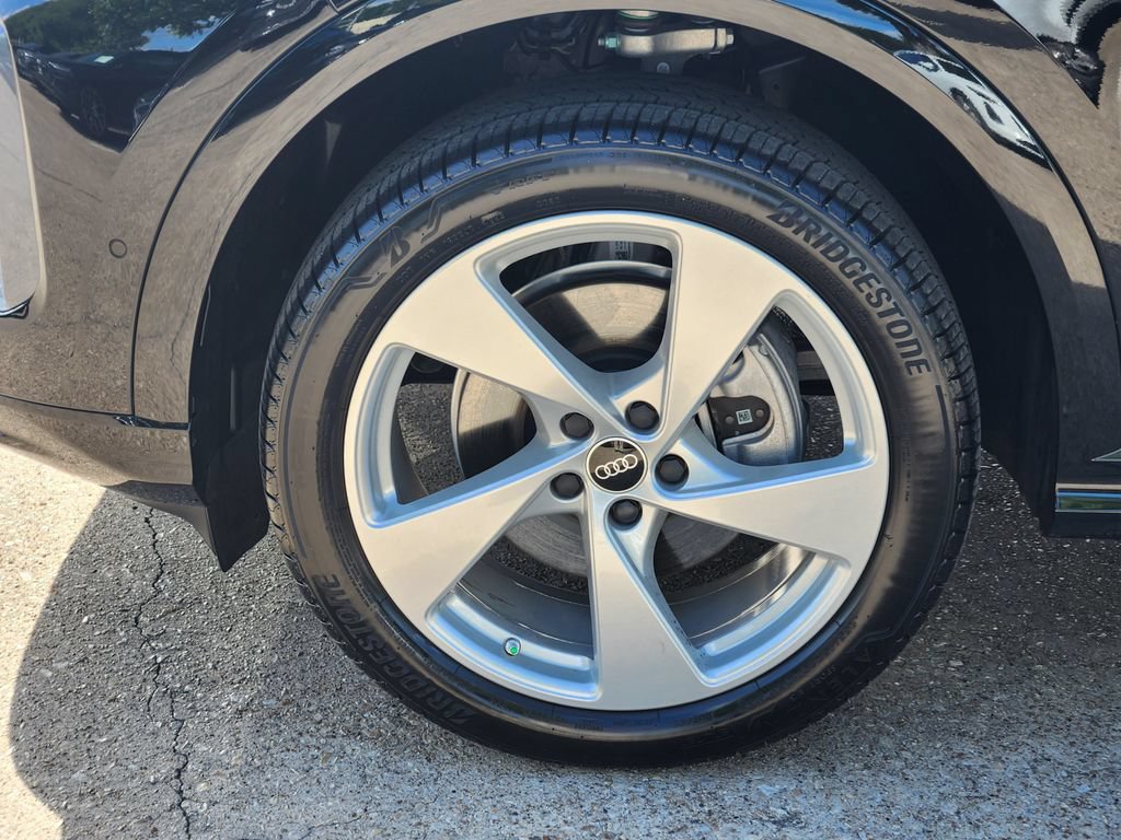 Certified 2025 Audi Q5 Premium Plus AWD/4WD image 14