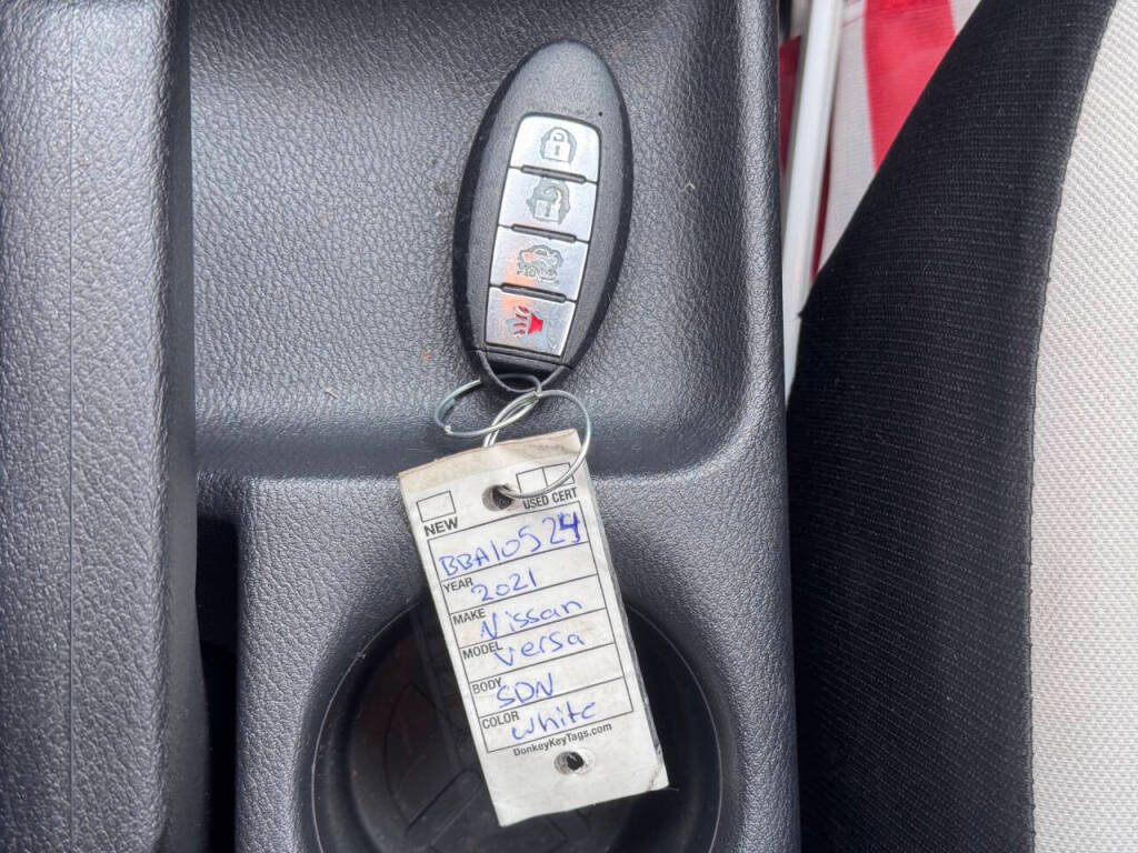 Used 2021 Nissan Versa SV image 12