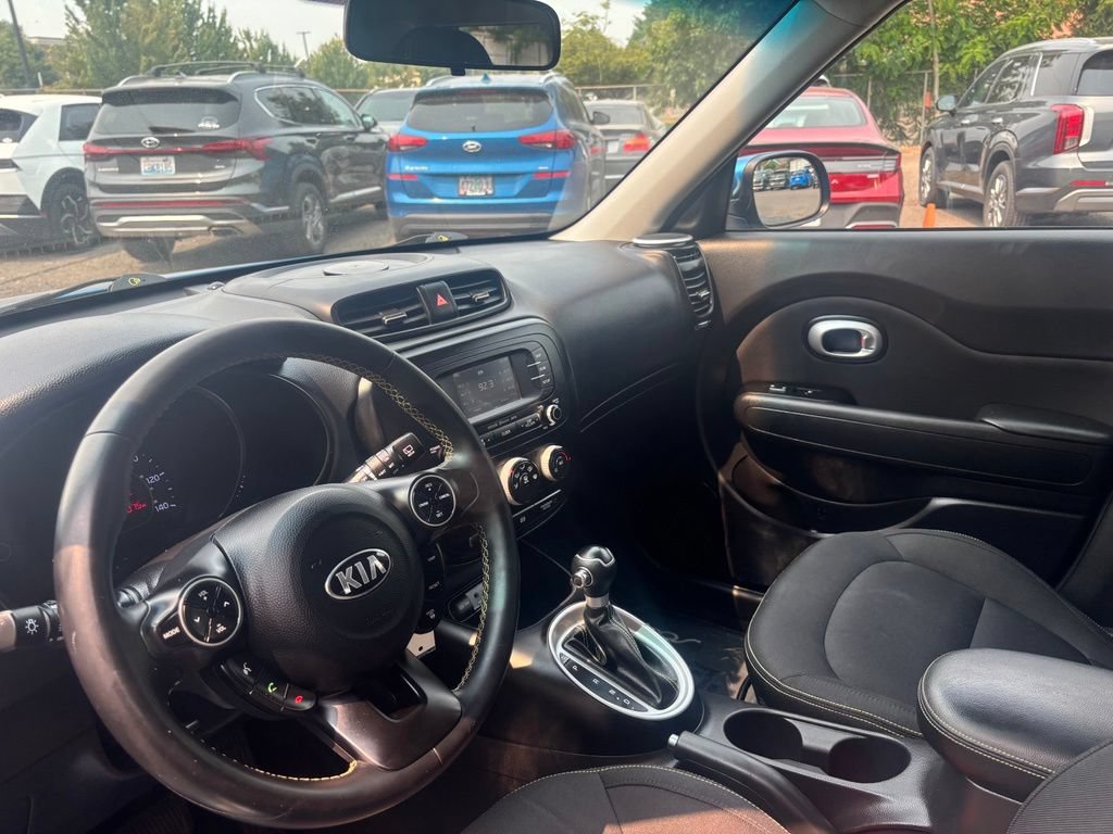 Used 2016 Kia Soul + w/ Designer's Package FWD image 18