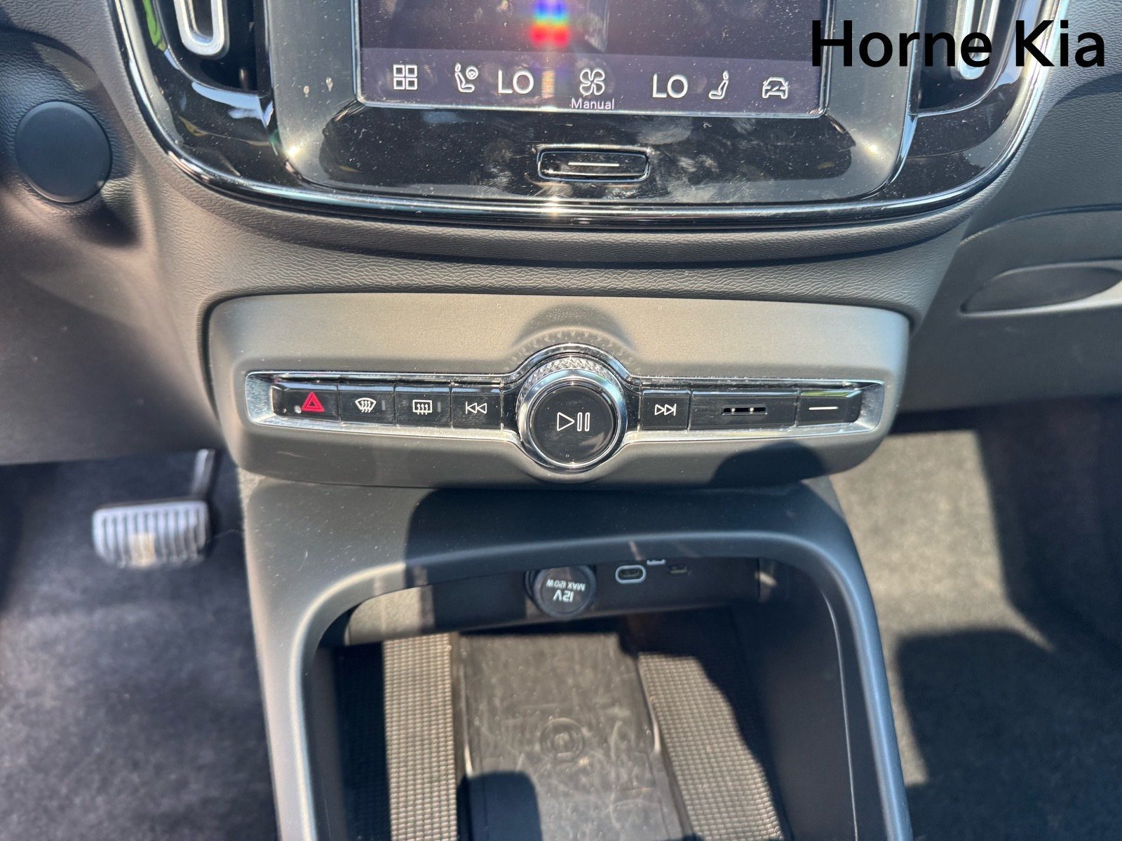 Used 2023 Volvo C40 P8 Recharge Ultimate AWD/4WD image 23