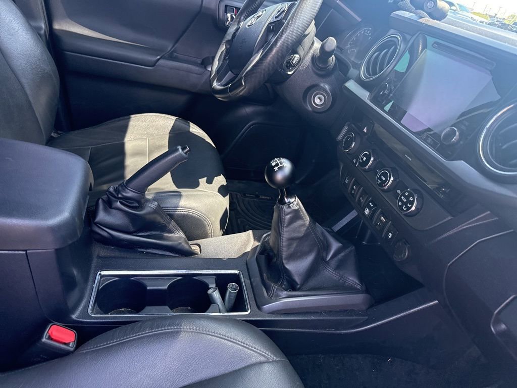 Used 2018 Toyota Tacoma TRD Off-Road w/ Technology Package AWD/4WD image 7