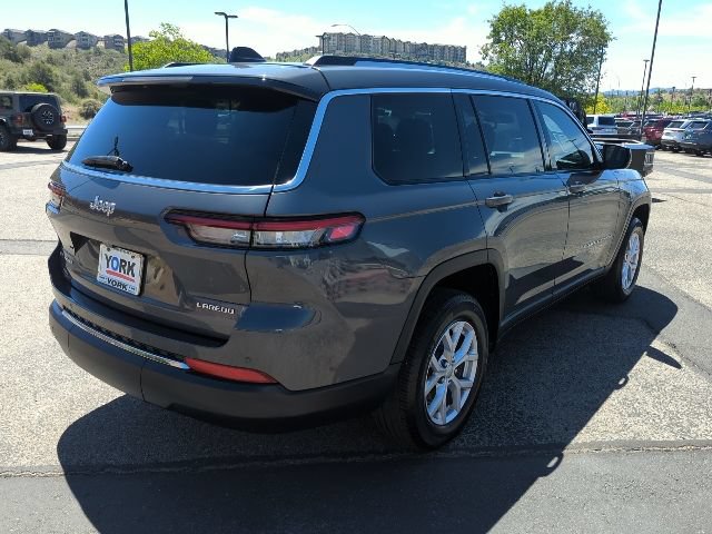 Used 2021 Jeep Grand Cherokee L Laredo w/ Luxury Tech Group I AWD/4WD image 4