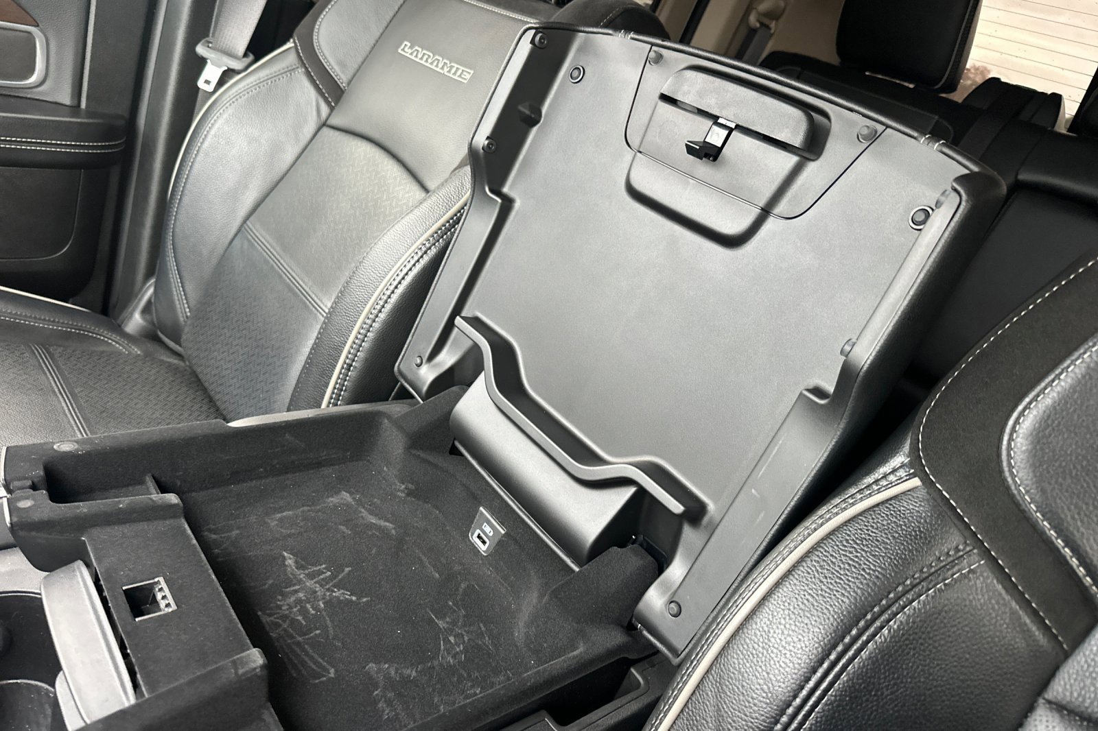 Used 2022 RAM 3500 Laramie image 30