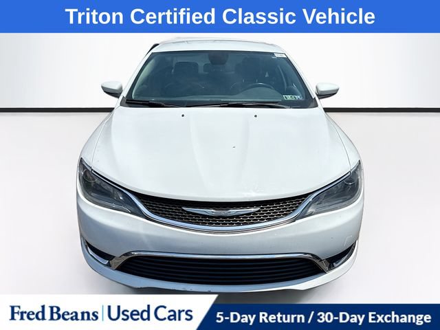 Used 2016 Chrysler 200 Limited FWD image 2