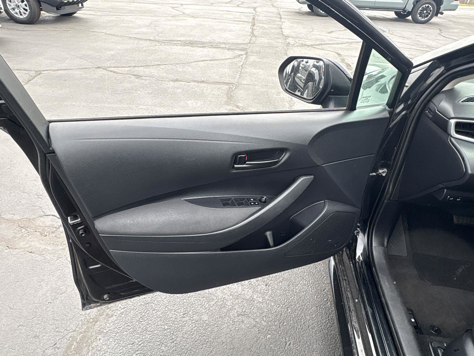 Used 2023 Toyota Corolla LE FWD image 17