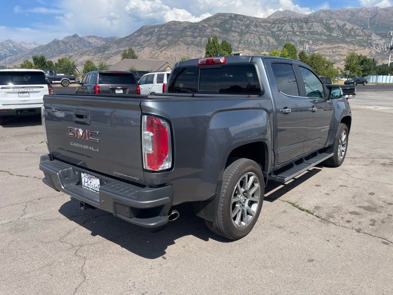 Used 2022 GMC Canyon Denali image 5