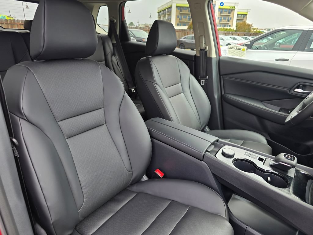 Used 2026 Nissan Rogue Dark Armor AWD/4WD image 12