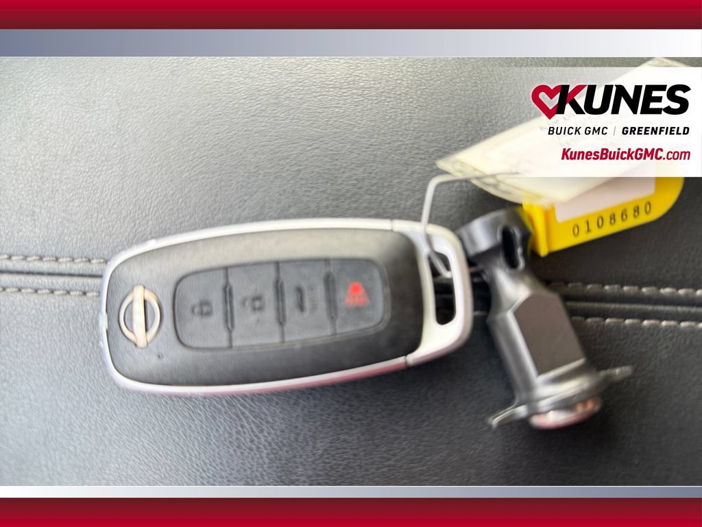 Used 2024 Nissan Sentra SV FWD image 27