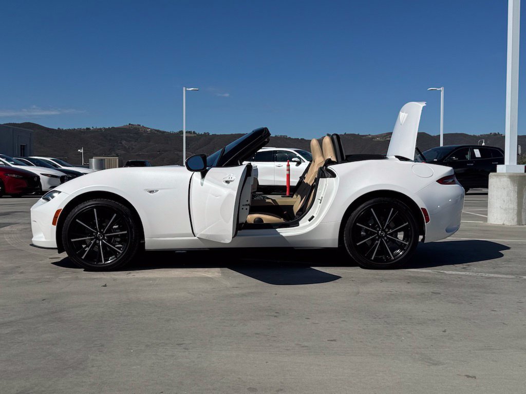 Used 2025 MAZDA MX-5 Miata Grand Touring RWD image 27
