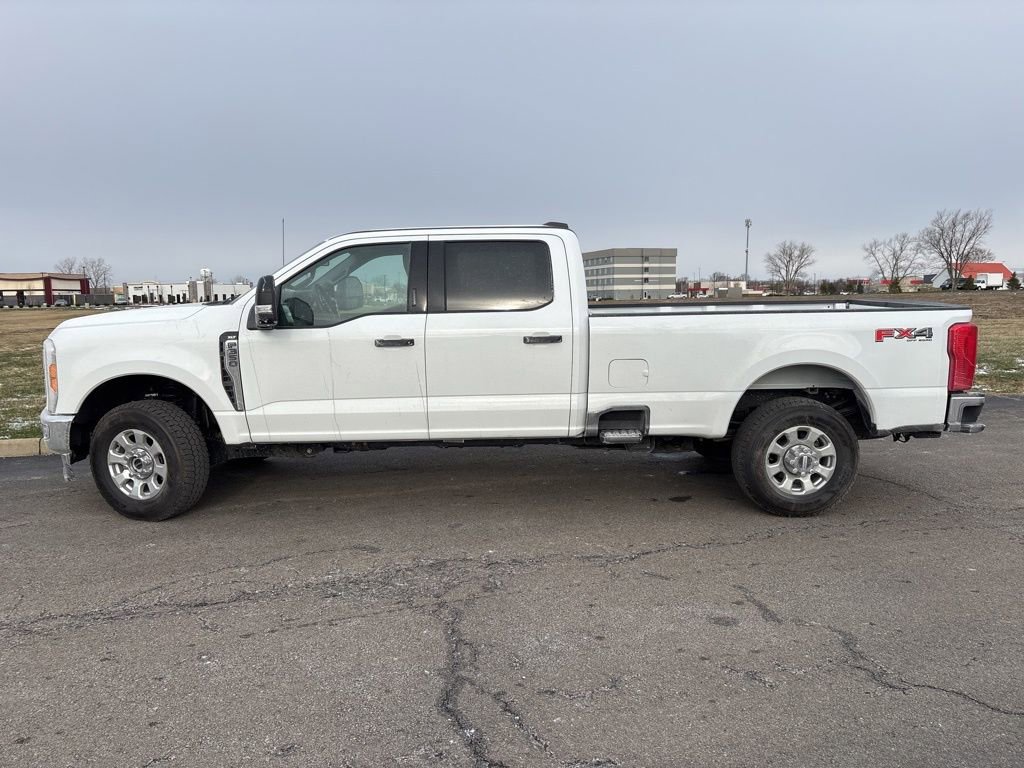 Used 2023 Ford F350 XLT w/ FX4 Off-Road Package image 7