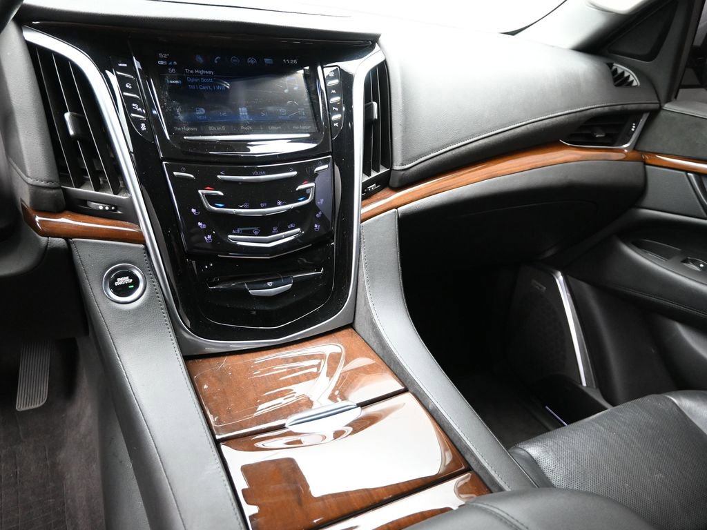 Used 2020 Cadillac Escalade ESV Luxury image 13