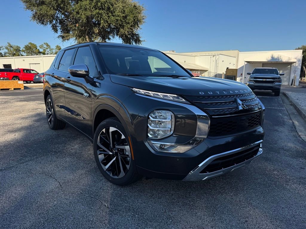 New 2025 Mitsubishi Outlander SE image 10