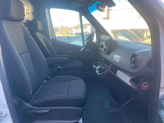 Used 2020 Freightliner Sprinter 2500 image 10