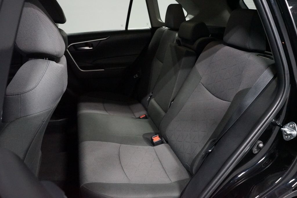 Certified 2025 Toyota RAV4 XLE FWD image 29