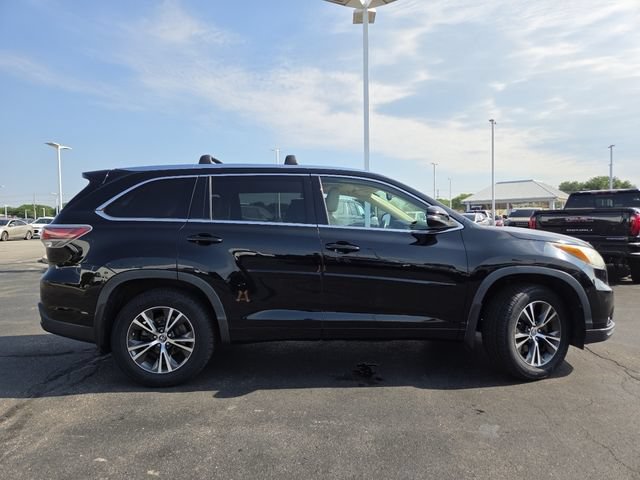 Used 2016 Toyota Highlander XLE w/ Protection Package #3 AWD/4WD image 17