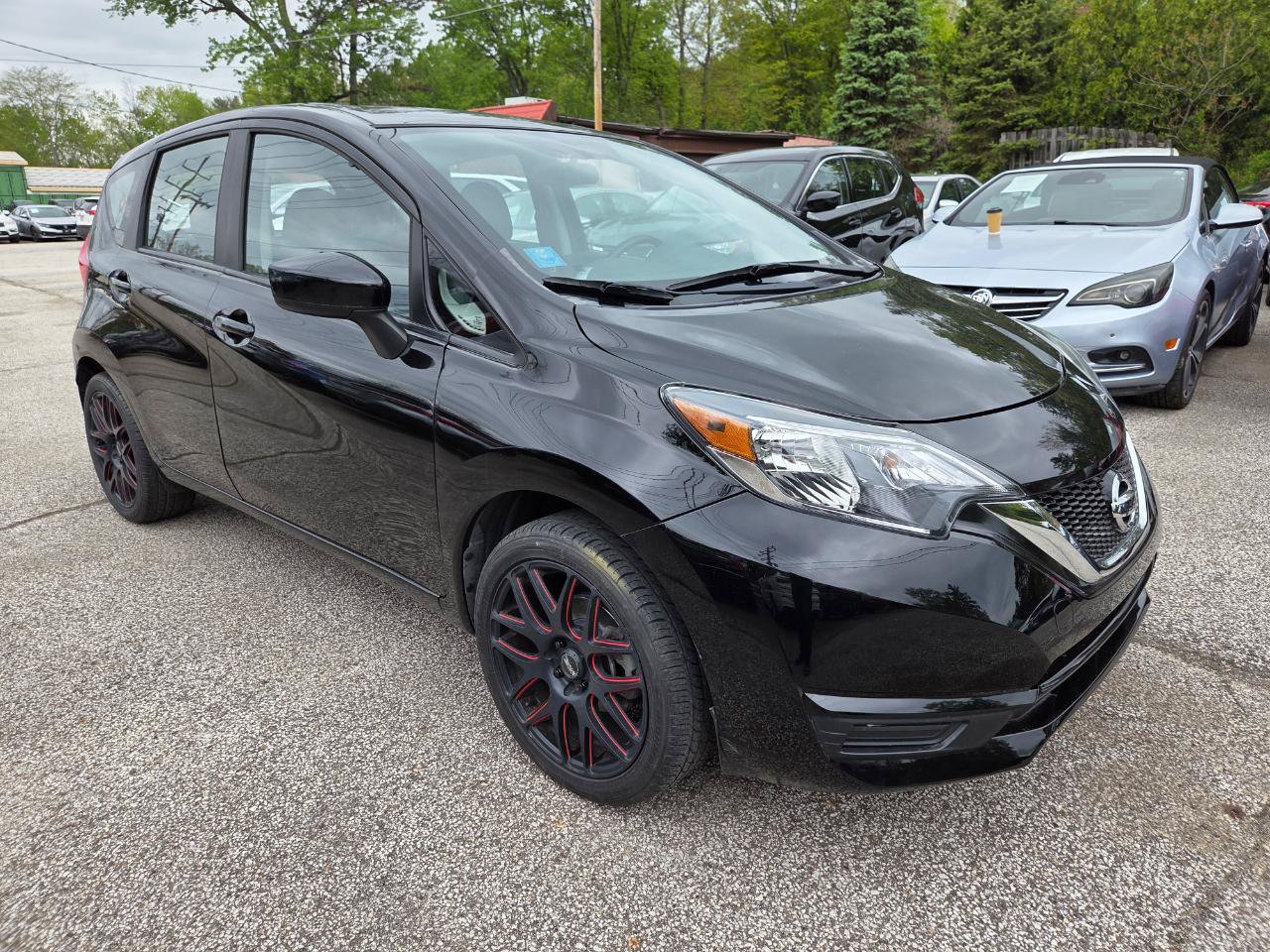 Used 2018 Nissan Versa Note SV FWD image 1