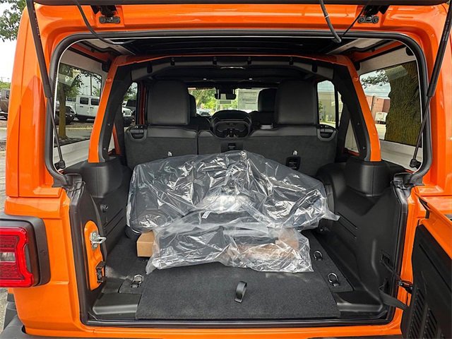 New 2025 Jeep Wrangler Unlimited Rubicon 392 image 9