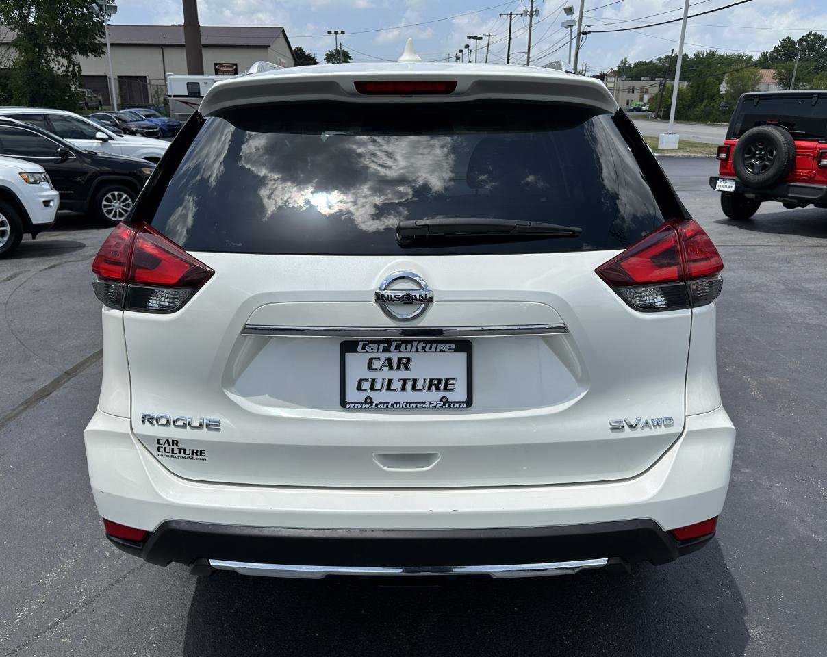 Used 2017 Nissan Rogue SV AWD/4WD image 14