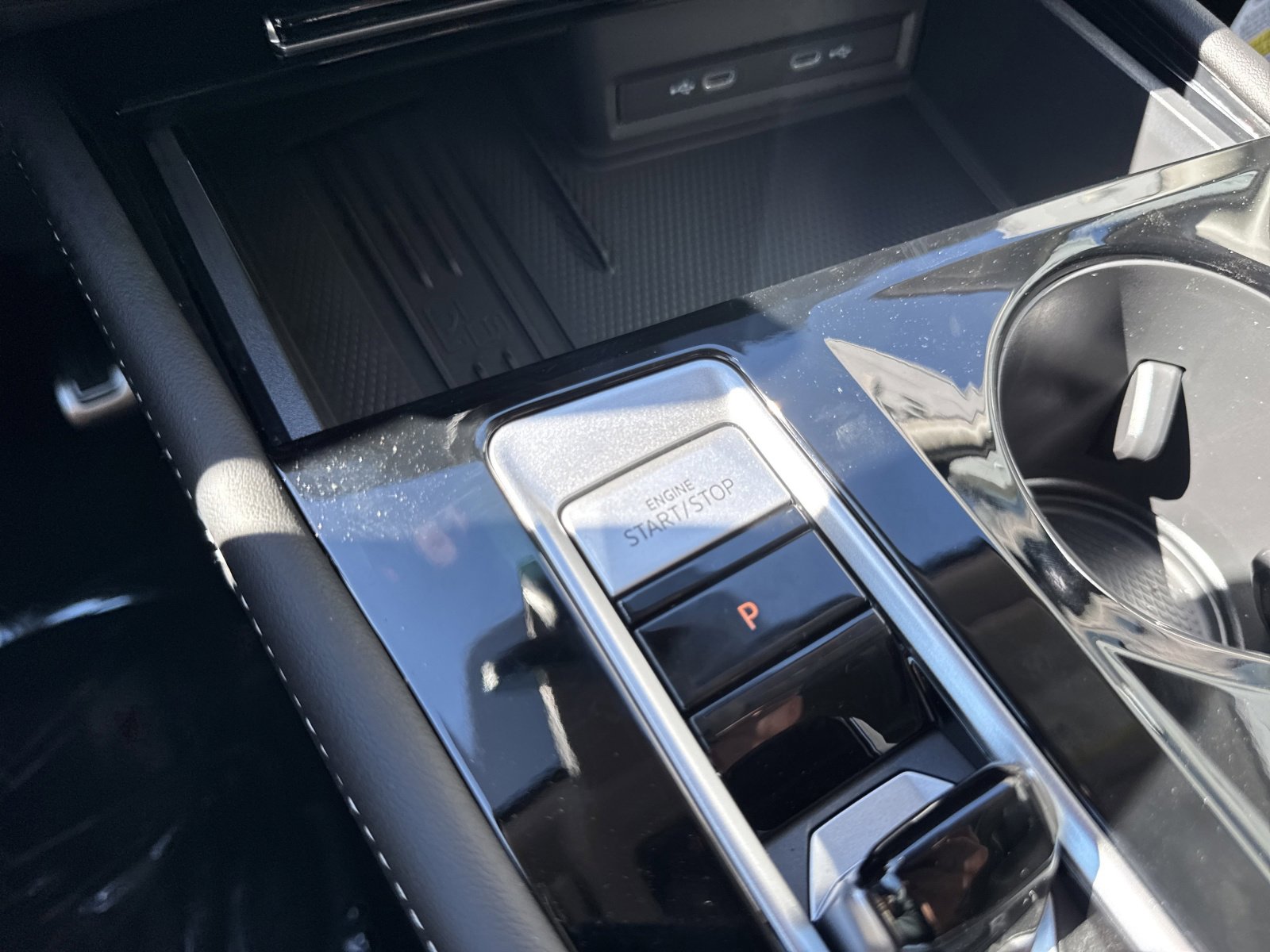 New 2026 Volkswagen Atlas SEL Premium R-Line image 24