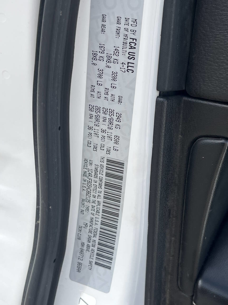 Used 2017 Jeep Grand Cherokee Limited image 34