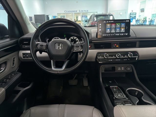 Used 2025 Honda Pilot Touring image 24