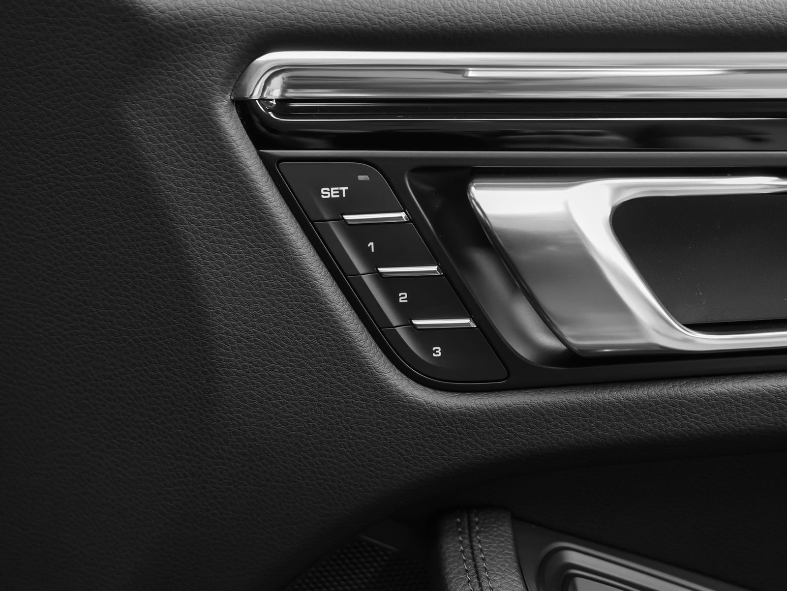 New 2026 Porsche Macan AWD/4WD image 20