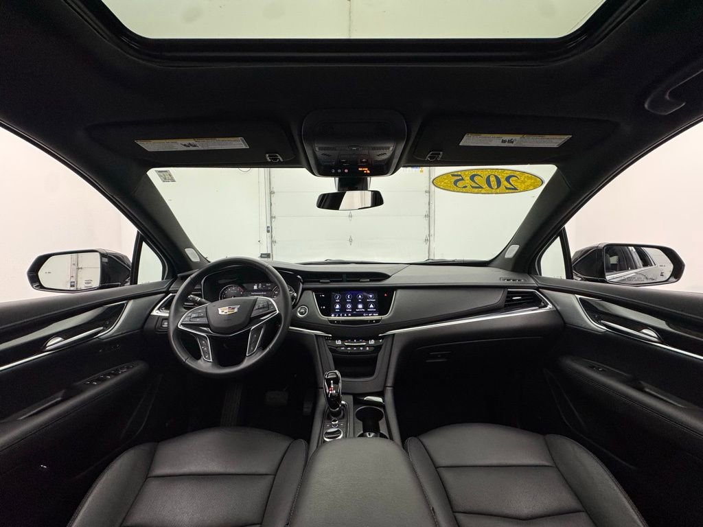 Used 2025 Cadillac XT5 Premium Luxury AWD/4WD image 3