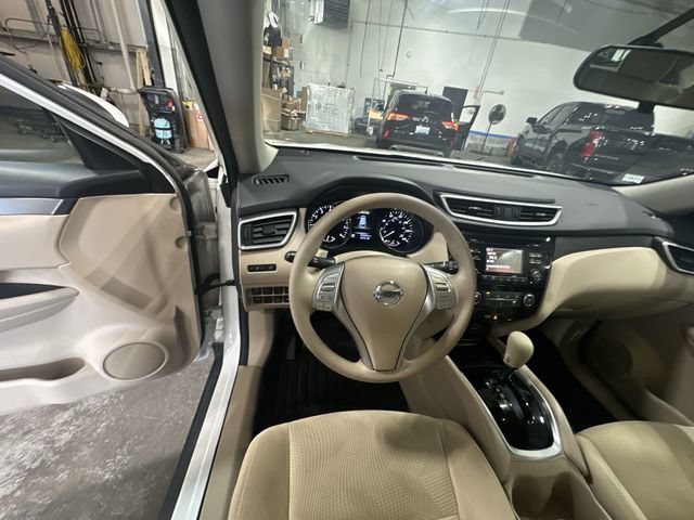 Used 2015 Nissan Rogue S AWD/4WD image 15