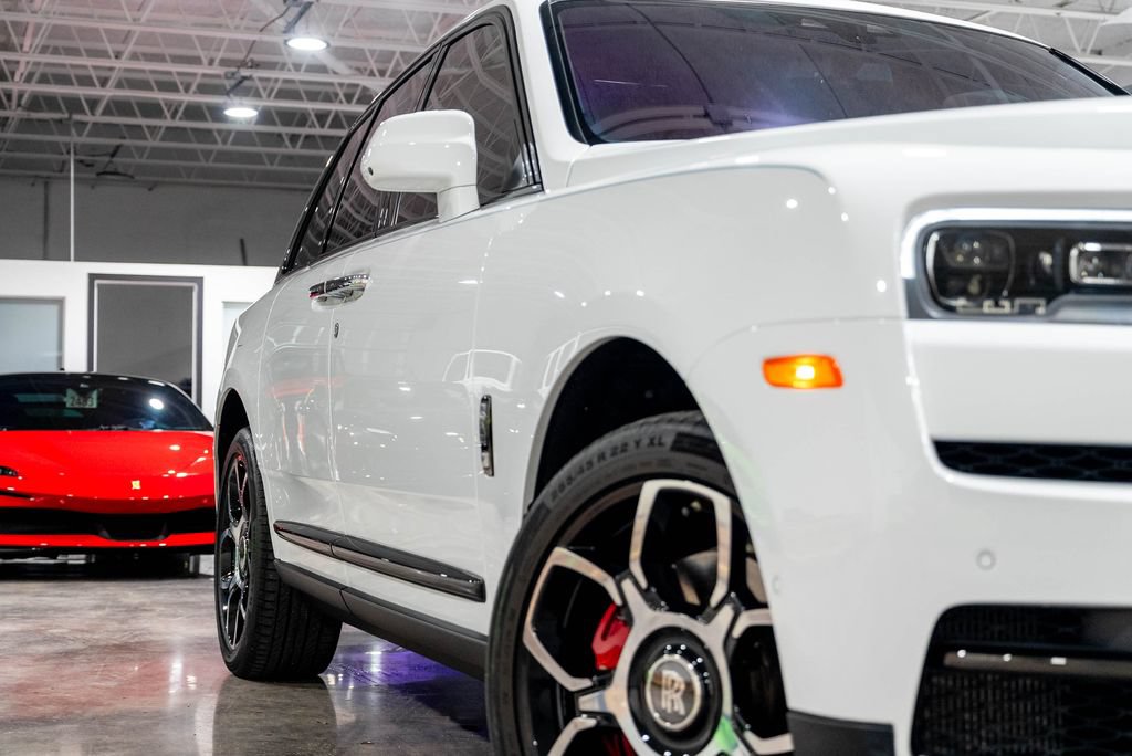 Used 2022 Rolls-Royce Cullinan Black Badge AWD/4WD image 10