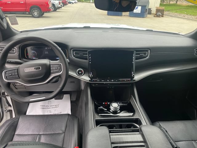 Used 2024 Jeep Wagoneer L Series II w/ Flexible Seating Group AWD/4WD image 22