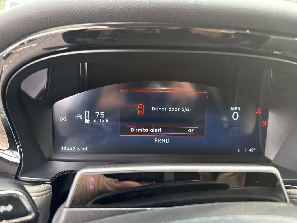 Used 2025 Lincoln Corsair Reserve w/ Equipment Group 202A image 29