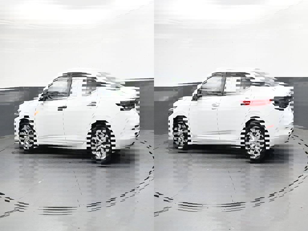 Used 2025 Nissan Sentra S image 7