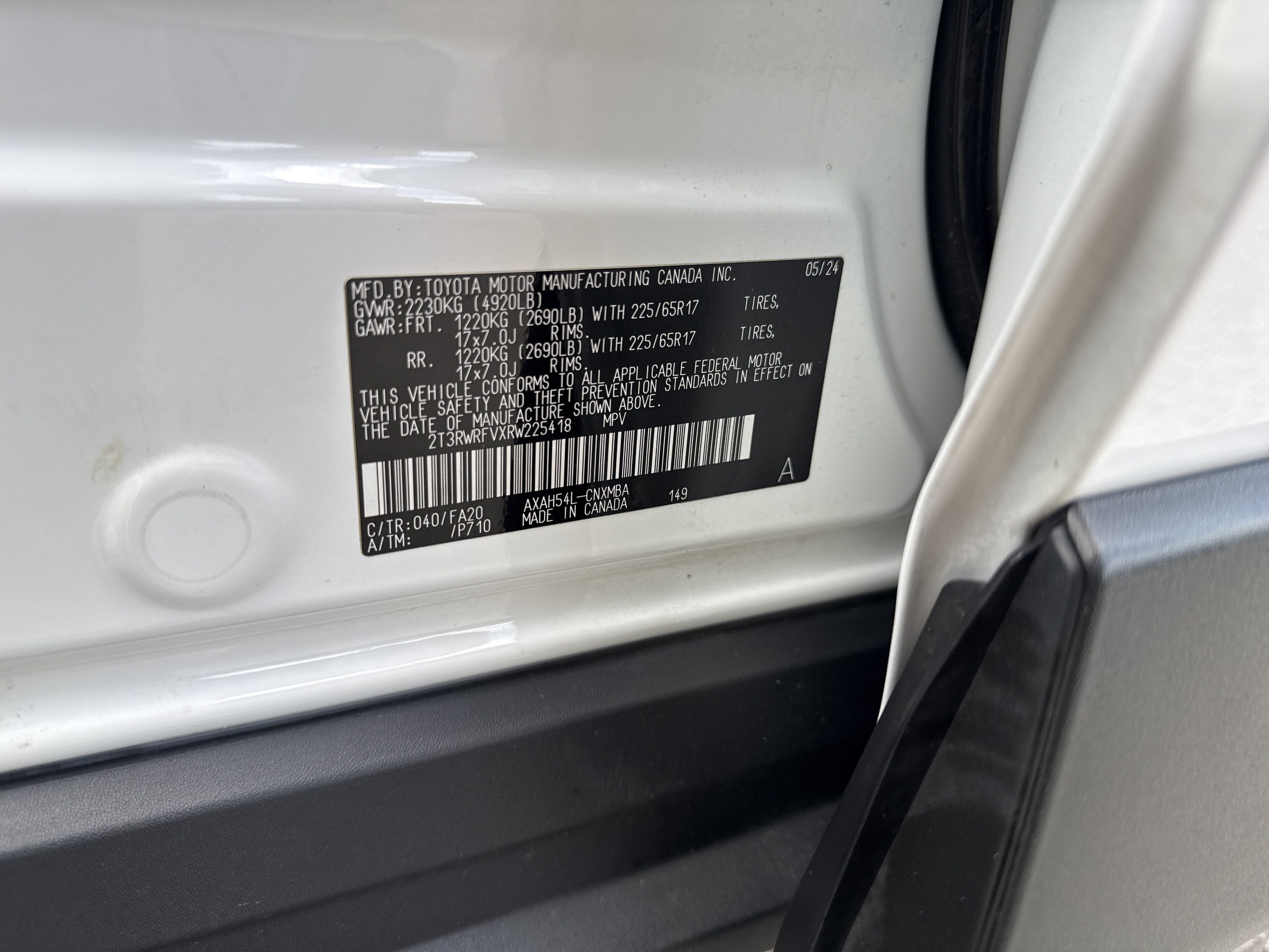 Used 2024 Toyota RAV4 XLE AWD/4WD image 30