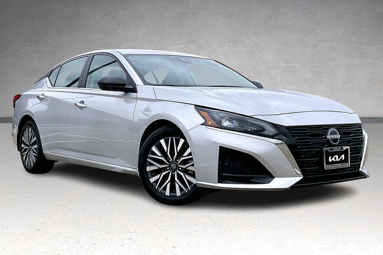 Used 2024 Nissan Altima 2.5 SV FWD image 21